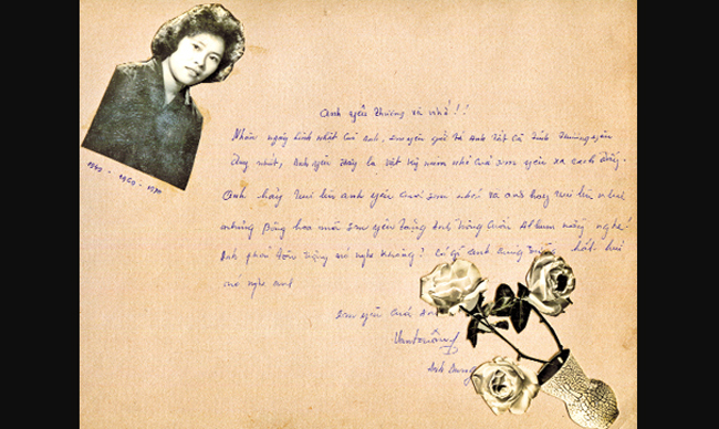 Bức thư bà Văn Dung viết trong cuốn album để lại cho ông Văn Hiệp. Trong suốt 10 năm, họ gửi những tâm sự, tình cảm của mình qua những bức thư. Những bức thư đó giờ xếp thành từng chồng mà nghệ sỹ Văn Hiệp vẫn rất nâng niu gìn giữ.